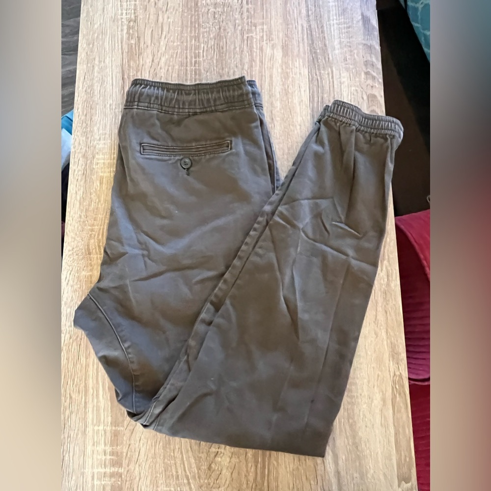 Men’s Charles and and Half Joggers, size M